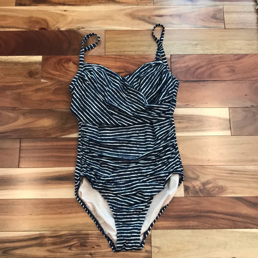 💙💙NWT Merona Navy One Piece Bathing Suit